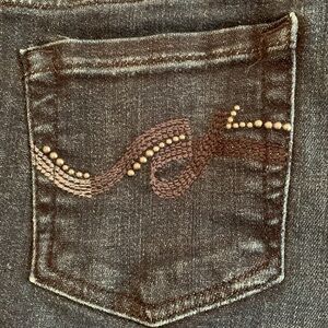 Lee slender secret women’s jeans, size 12, sits lower on the waist. Straight leg